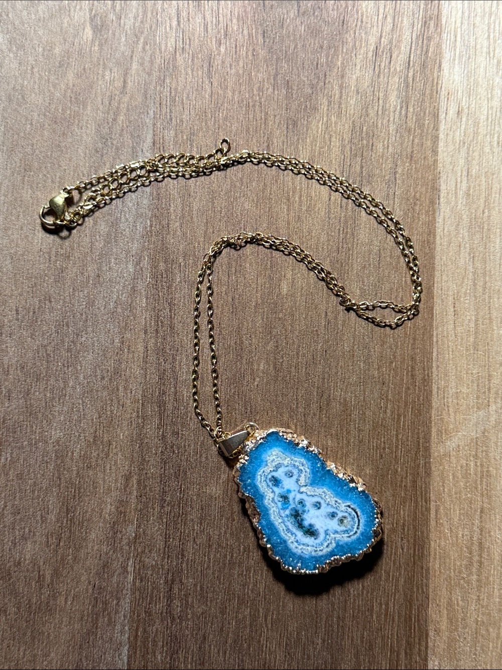 Geode Blue Stone gold electroplated pendant necklace with gold tone chain